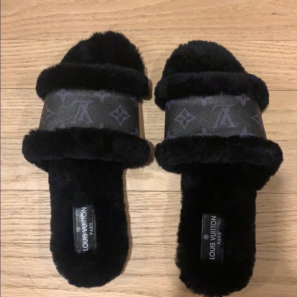Louis Vuitton Lock It Flat Mule Black Slides